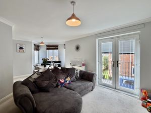 Lounge/Diner- click for photo gallery